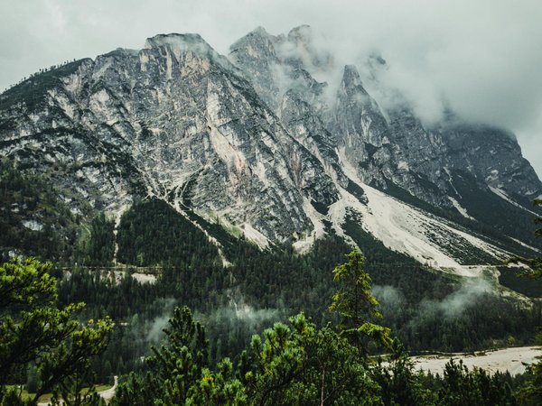 Discover Top UK Cruises for an Unforgettable Dive into British Art History